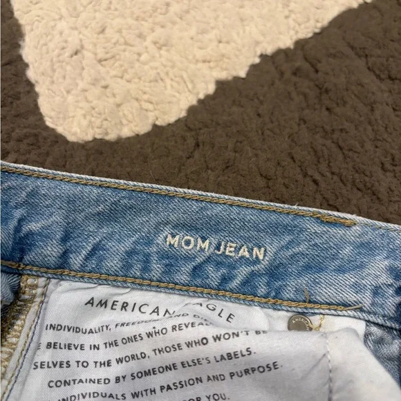 Distressed Light Blue Women's Jeans - Picture 7 of 7